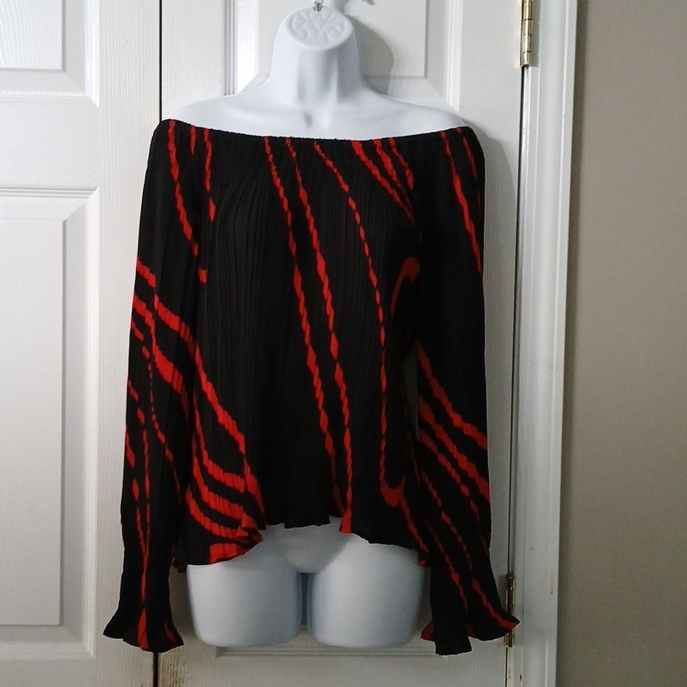 Dress Up by Sharon Vintage Red and Black off the shoulder pleated blouse  Sz L